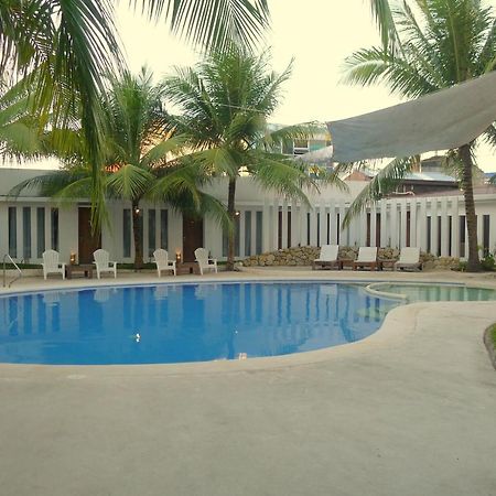 Urban Sands Hotel Iloilo Экстерьер фото
