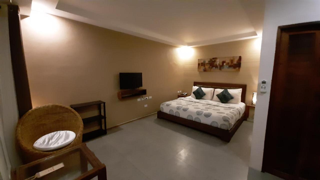 Urban Sands Hotel Iloilo Экстерьер фото