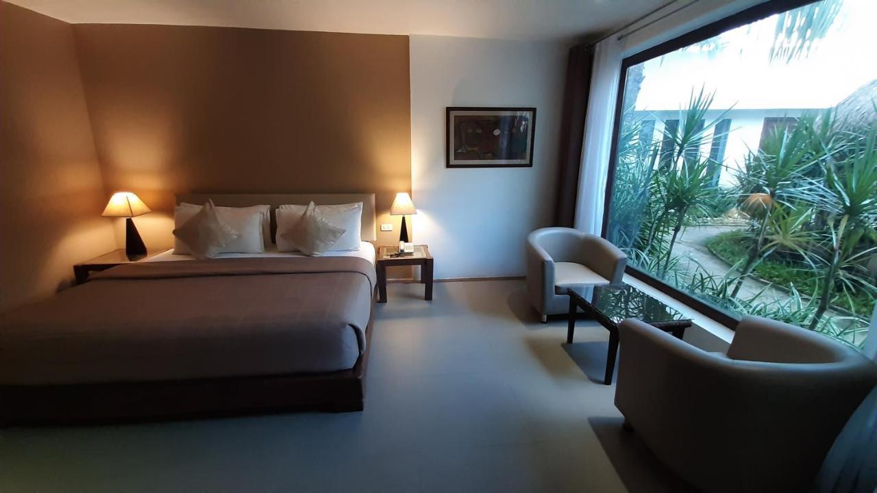 Urban Sands Hotel Iloilo Экстерьер фото