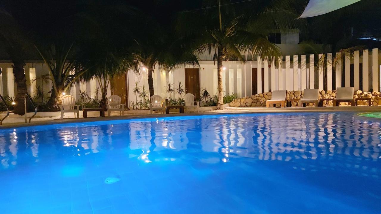 Urban Sands Hotel Iloilo Экстерьер фото