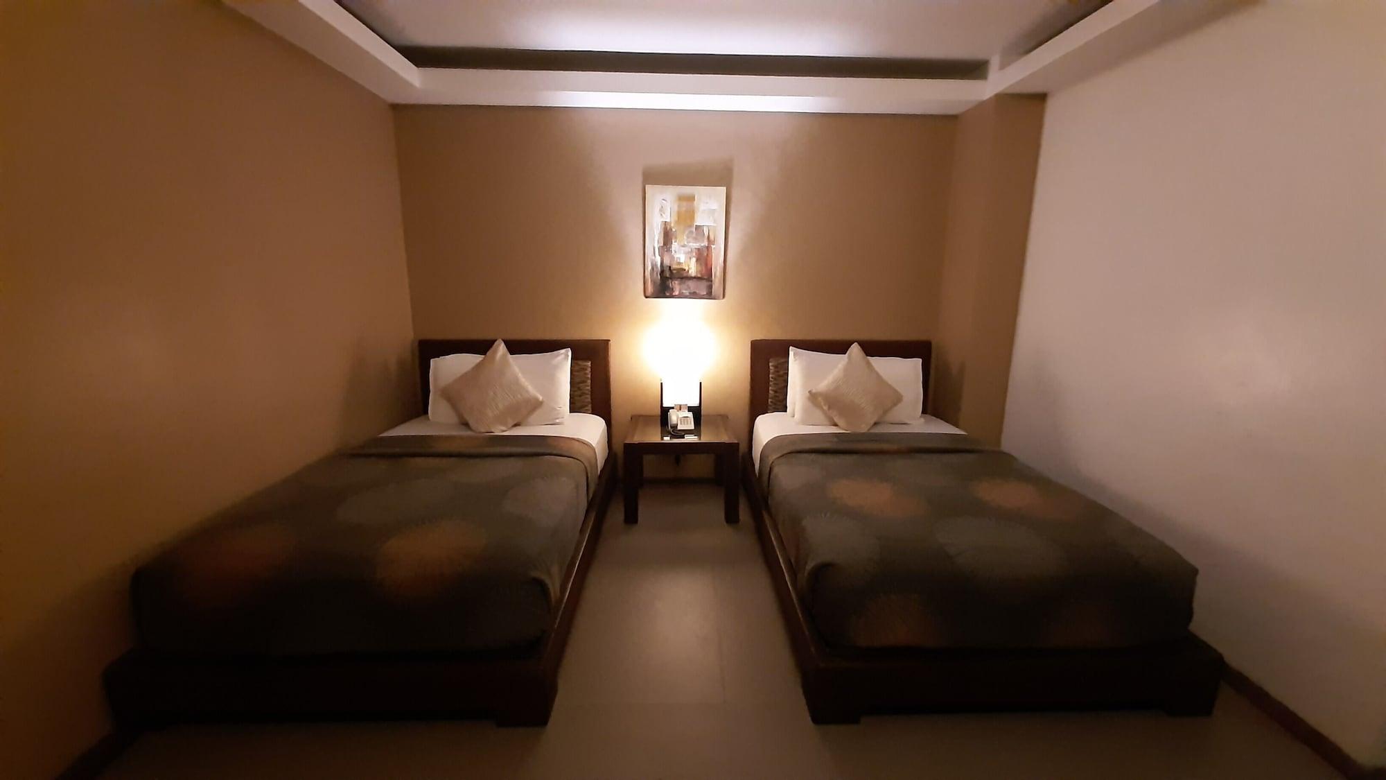 Urban Sands Hotel Iloilo Экстерьер фото