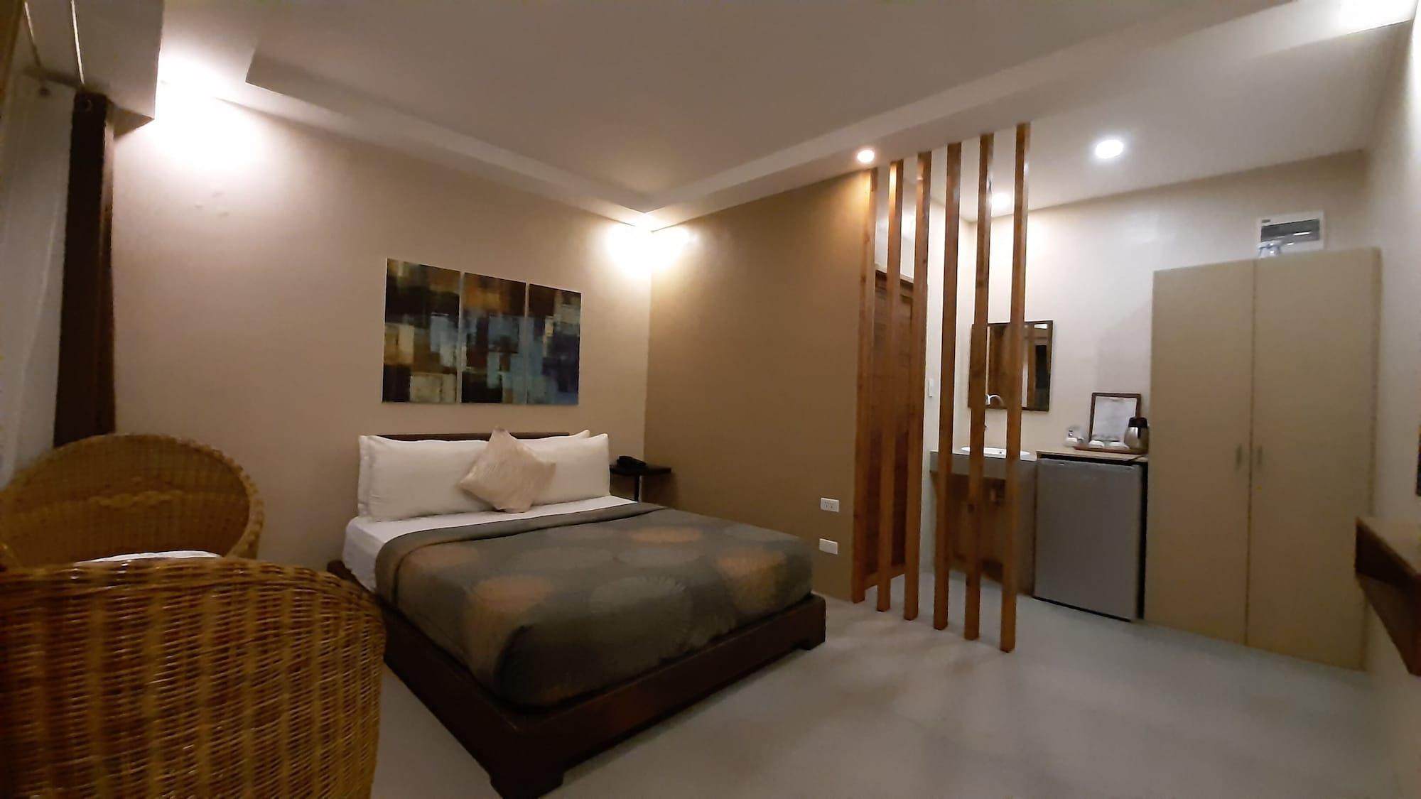 Urban Sands Hotel Iloilo Экстерьер фото